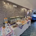 Al Sole فندق غرادو